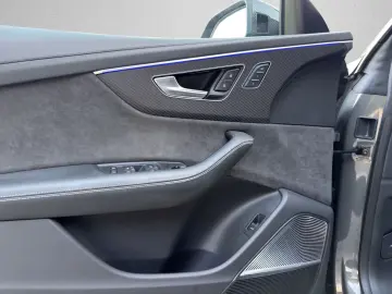 AUDI RSQ8 INDIV EXCLSV VOLL CARBON 360 B&O PANO 23