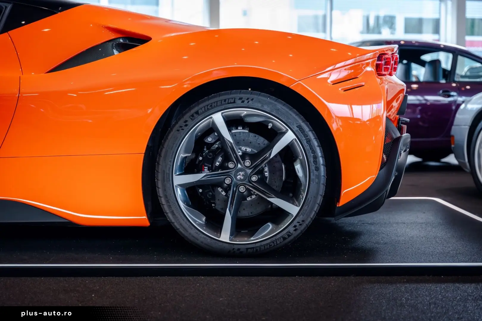FERRARI SF90 Stradale Lift JBL Carbon Passenger-Display