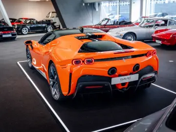 FERRARI SF90 Stradale Lift JBL Carbon Passenger-Display