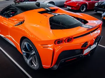 FERRARI SF90 Stradale Lift JBL Carbon Passenger-Display