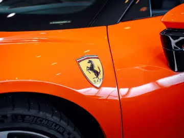 FERRARI SF90 Stradale Lift JBL Carbon Passenger-Display