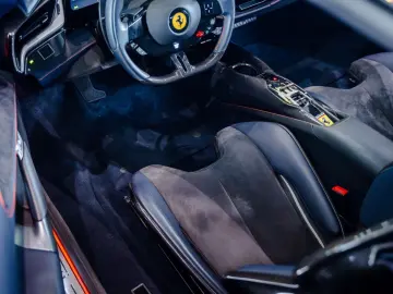 FERRARI SF90 Stradale Lift JBL Carbon Passenger-Display