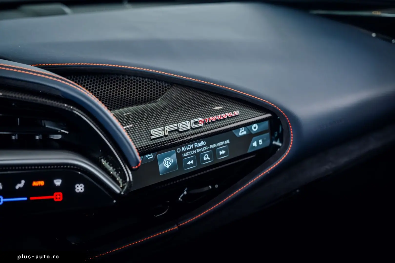 FERRARI SF90 Stradale Lift JBL Carbon Passenger-Display