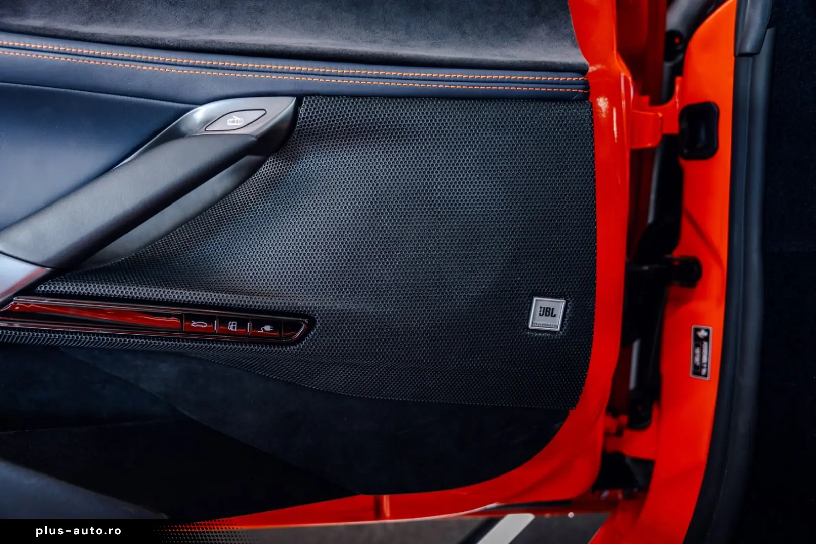 FERRARI SF90 Stradale Lift JBL Carbon Passenger-Display