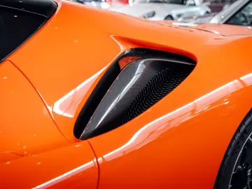 FERRARI SF90 Stradale Lift JBL Carbon Passenger-Display