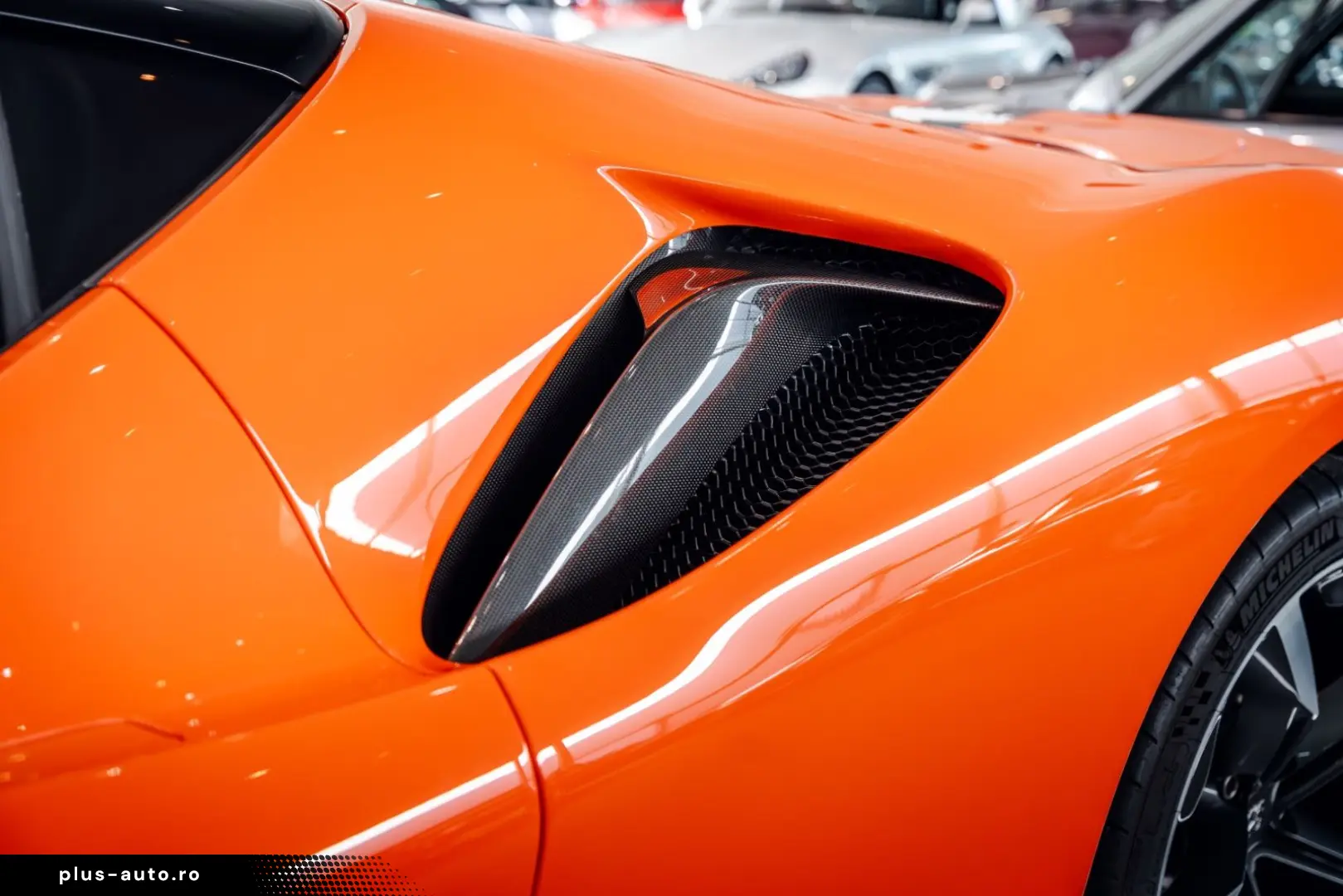 FERRARI SF90 Stradale Lift JBL Carbon Passenger-Display