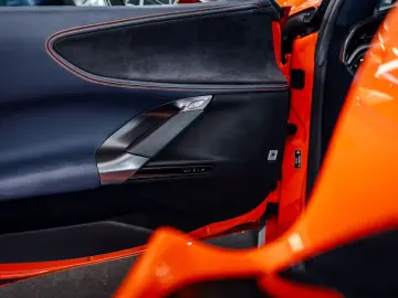 FERRARI SF90 Stradale Lift JBL Carbon Passenger-Display