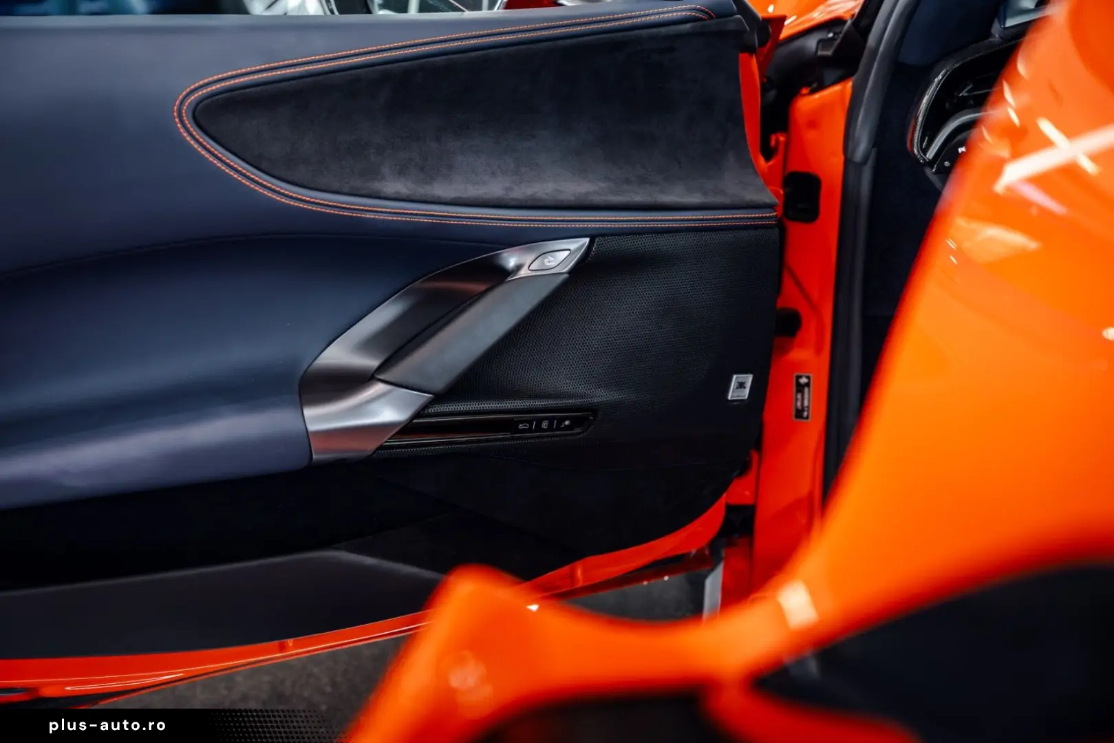 FERRARI SF90 Stradale Lift JBL Carbon Passenger-Display