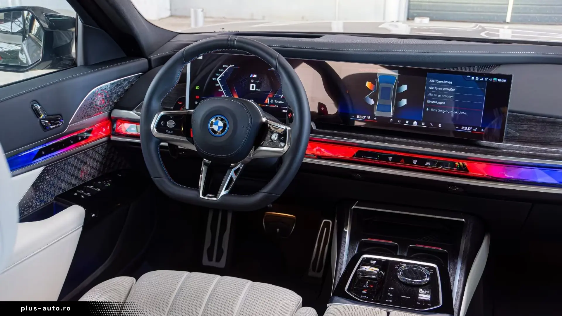 BMW M760e Two-Tone Sky Crystal B&W   Finanțare Leasing