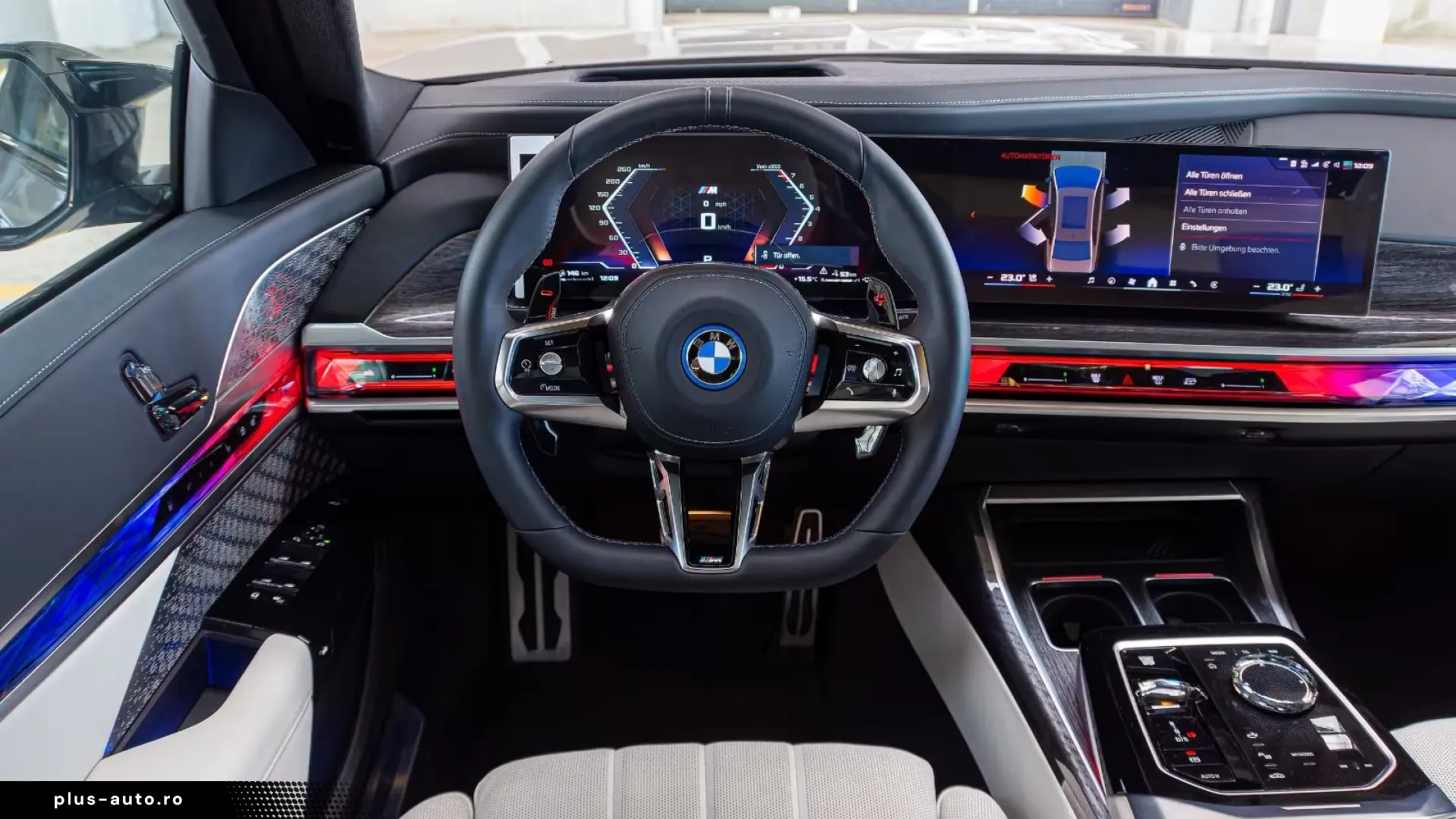 BMW M760e Two-Tone Sky Crystal B&W   Finanțare Leasing