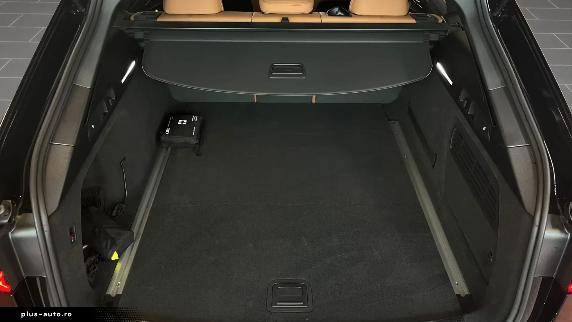 Audi RS6 Avant 441(600) kW(PS) tiptronic HD Matrix