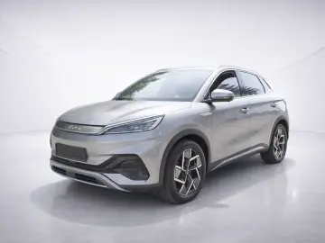 BYD ATTO 3 Design 62 kWh ACC WPU OBC Navi CarPlay