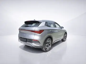 BYD ATTO 3 Design 62 kWh ACC WPU OBC Navi CarPlay