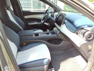 BYD ATTO 3 Design 62 kWh ACC WPU OBC Navi CarPlay