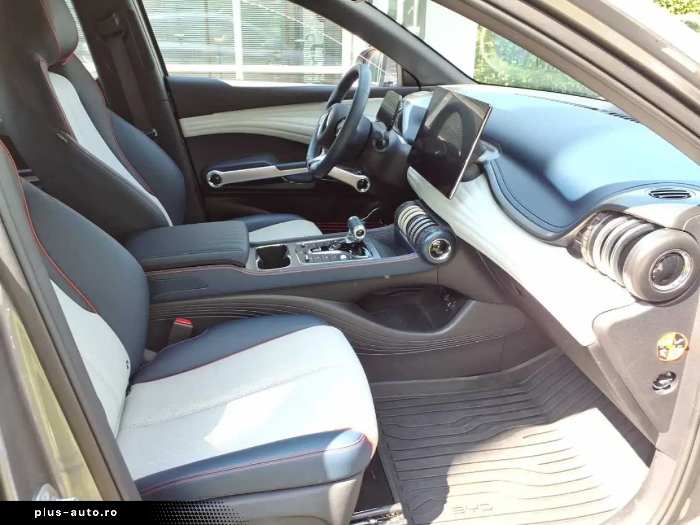 BYD ATTO 3 Design 62 kWh ACC WPU OBC Navi CarPlay