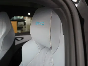 BYD SEAL RWD DESIGN 82 5 KWH NAVI LED 360  SPORT DAB