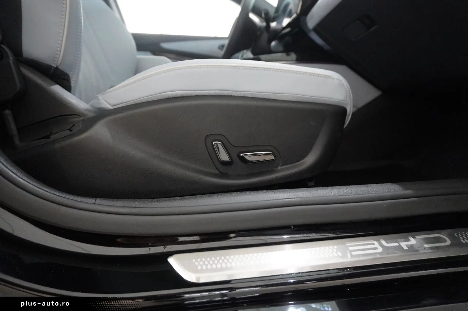 BYD SEAL RWD DESIGN 82 5 KWH NAVI LED 360  SPORT DAB