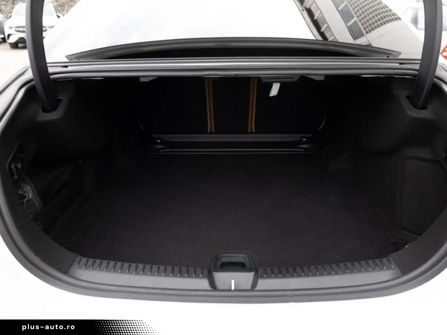 MERCEDES-BENZ E 220 d 4M AMG-Sport Super Pano Burm AHK Night