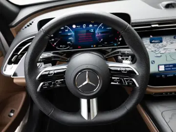 MERCEDES-BENZ E 220 d 4M AMG-Sport Super Pano Burm AHK Night
