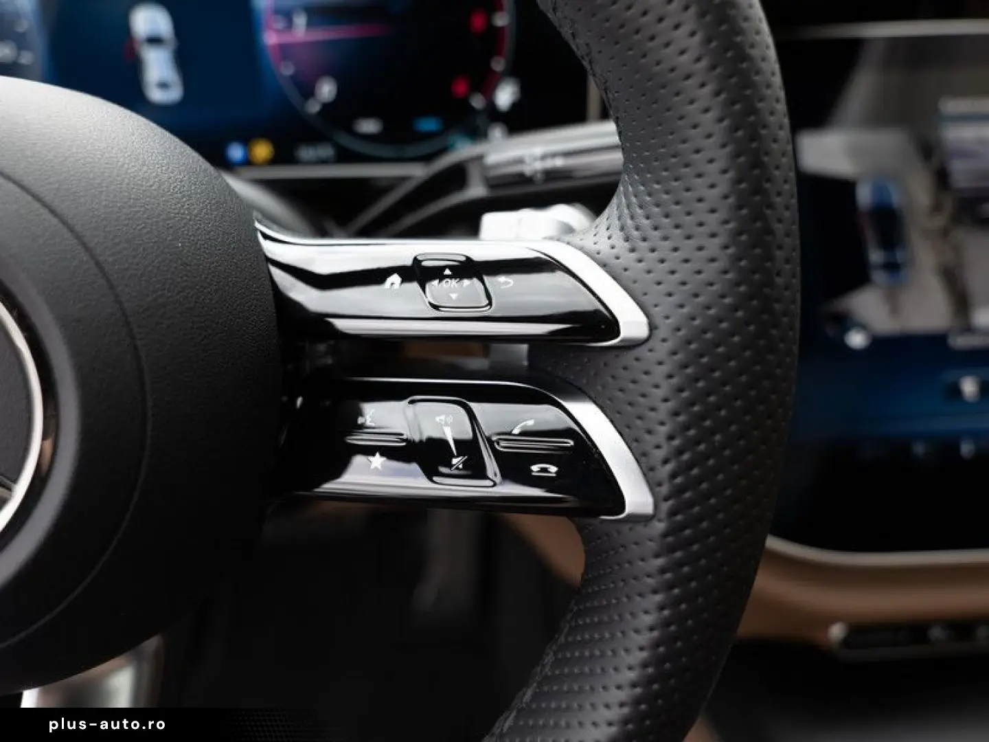 MERCEDES-BENZ E 220 d 4M AMG-Sport Super Pano Burm AHK Night