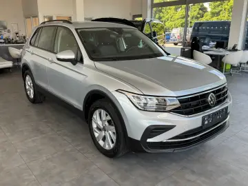 VW Tiguan 2.0TDI DSG Life 4 Motion AHK NAV LED ACC