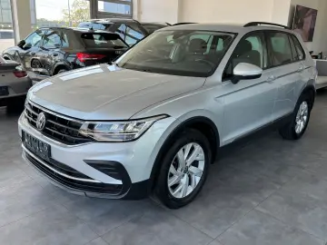 VW Tiguan 2.0TDI DSG Life 4 Motion AHK NAV LED ACC
