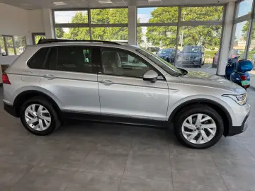 VW Tiguan 2.0TDI DSG Life 4 Motion AHK NAV LED ACC