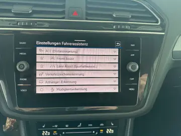 VW Tiguan 2.0TDI DSG Life 4 Motion AHK NAV LED ACC