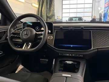 MERCEDES-BENZ E 450 d 4M AMG DigitalLight Pano Distronic AHK