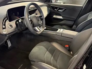 MERCEDES-BENZ E 450 d 4M AMG DigitalLight Pano Distronic AHK