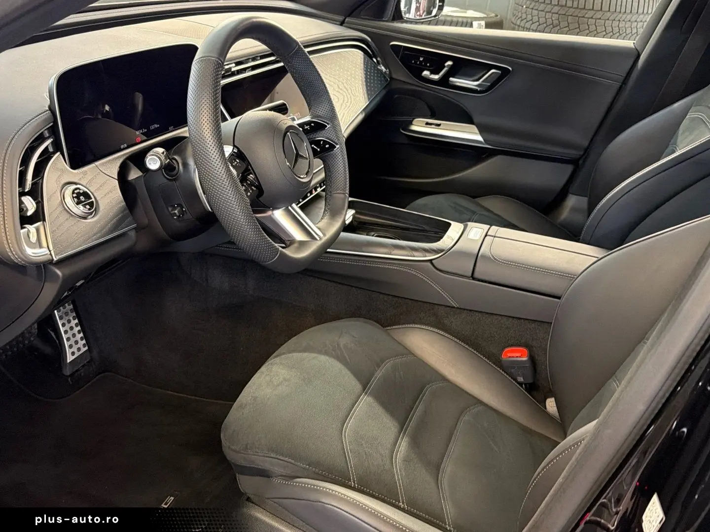 MERCEDES-BENZ E 450 d 4M AMG DigitalLight Pano Distronic AHK
