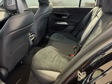 MERCEDES-BENZ E 450 d 4M AMG DigitalLight Pano Distronic AHK