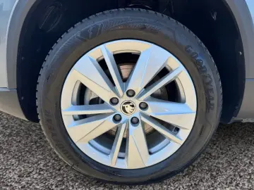SKODA Karoq Selection 4x4 TDI DSG ACC NAVI KAMERA