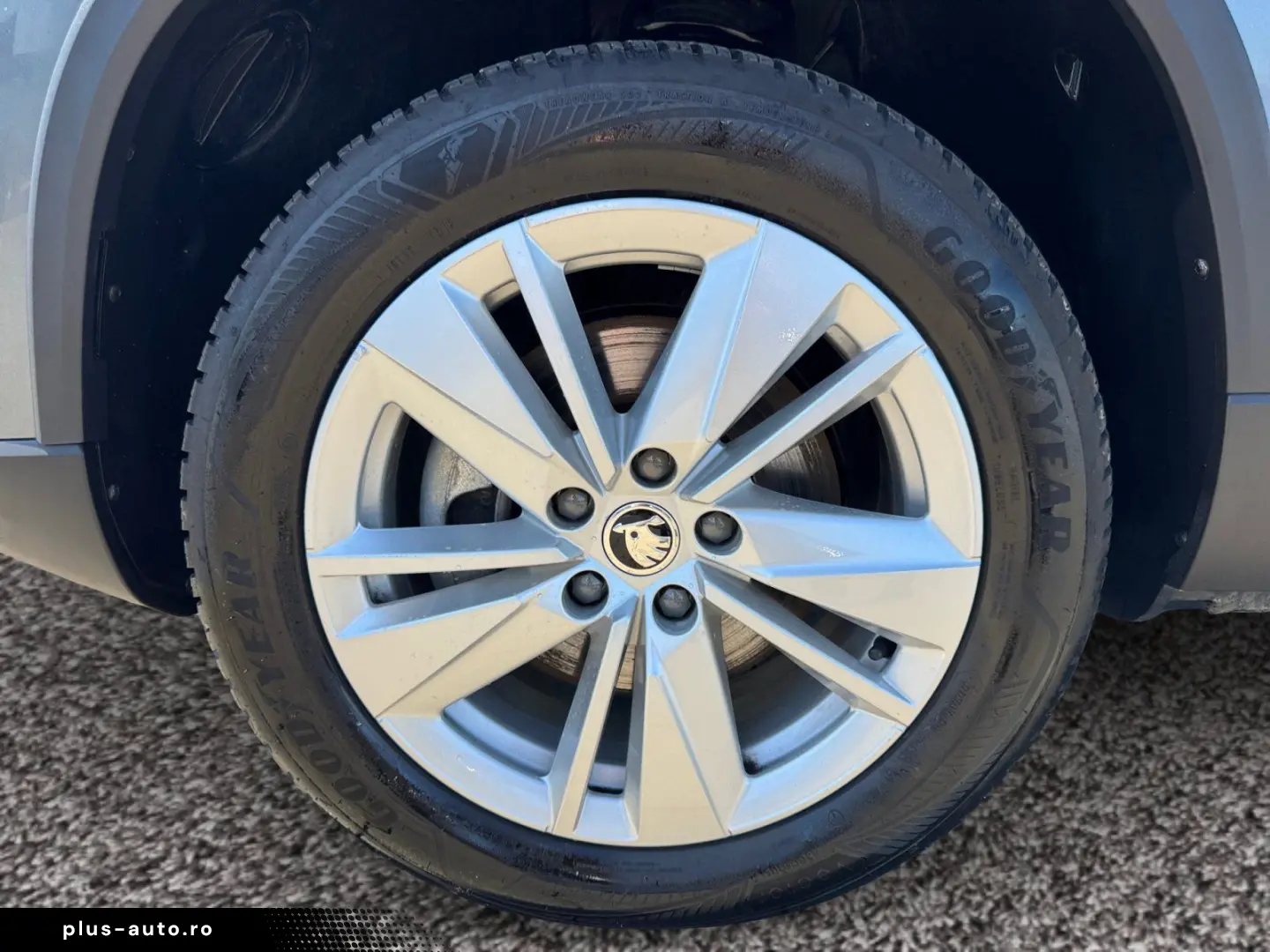SKODA Karoq Selection 4x4 TDI DSG ACC NAVI KAMERA