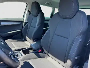 SKODA Karoq Selection 4x4 TDI DSG ACC NAVI KAMERA