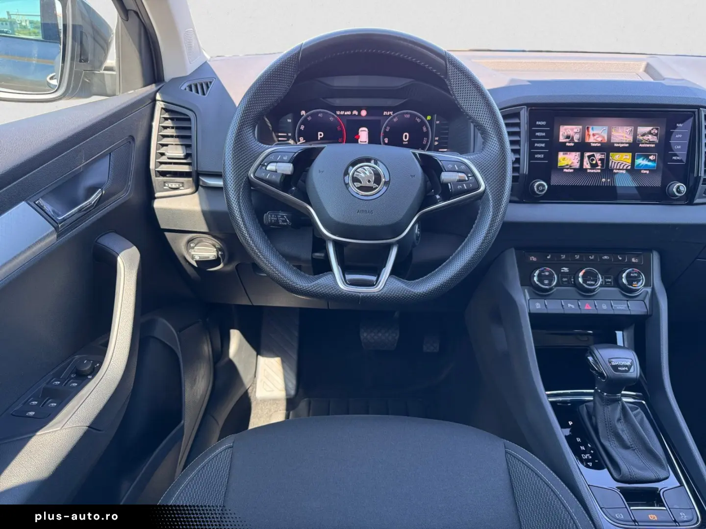 SKODA Karoq Selection 4x4 TDI DSG ACC NAVI KAMERA