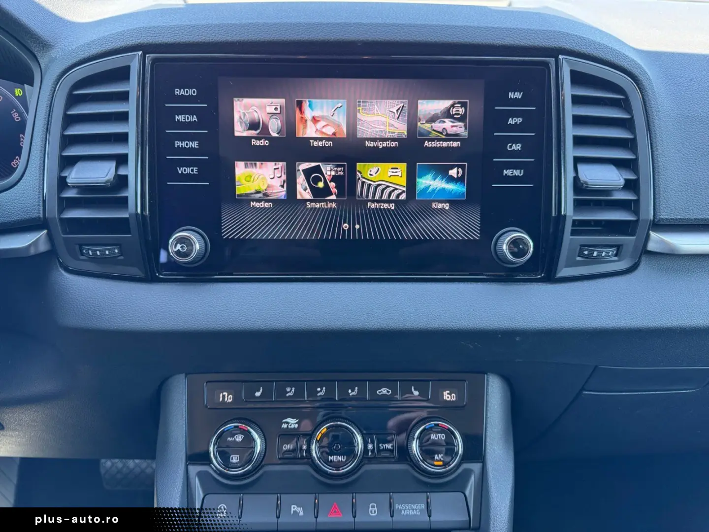 SKODA Karoq Selection 4x4 TDI DSG ACC NAVI KAMERA