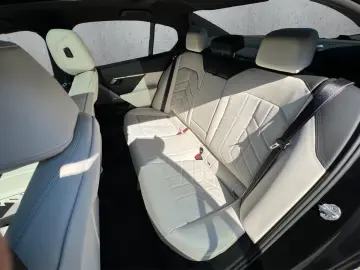 BMW 520d xD M Sport Pro Pano ACC 360 H K AHK HUD 21Z