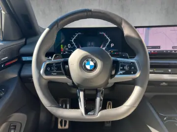 BMW 520d xD M Sport Pro Pano ACC 360 H K AHK HUD 21Z