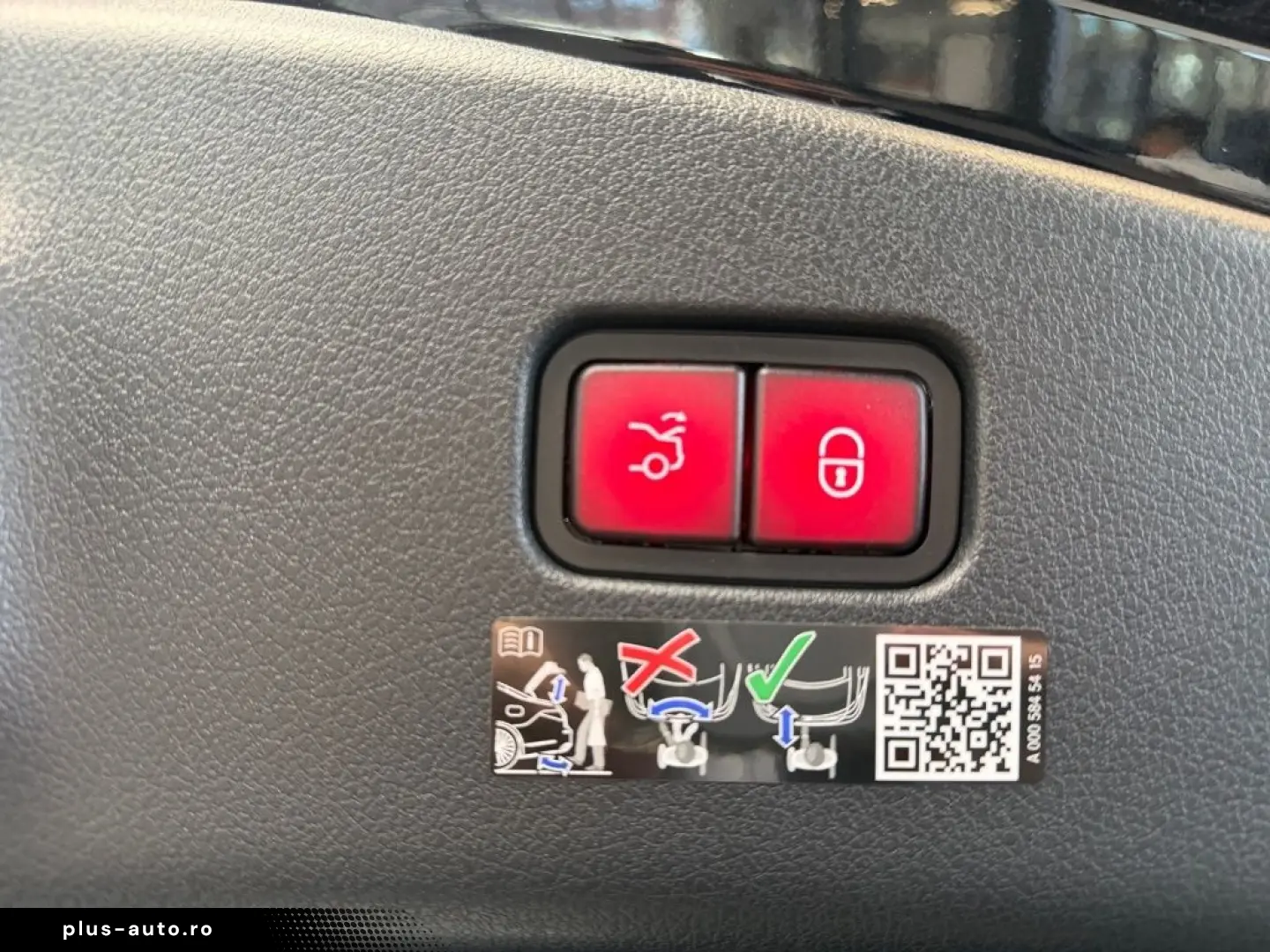 MERCEDES-BENZ CLE 300e AMG  DiG HuD BURM®3D MEM AMBIE PANO