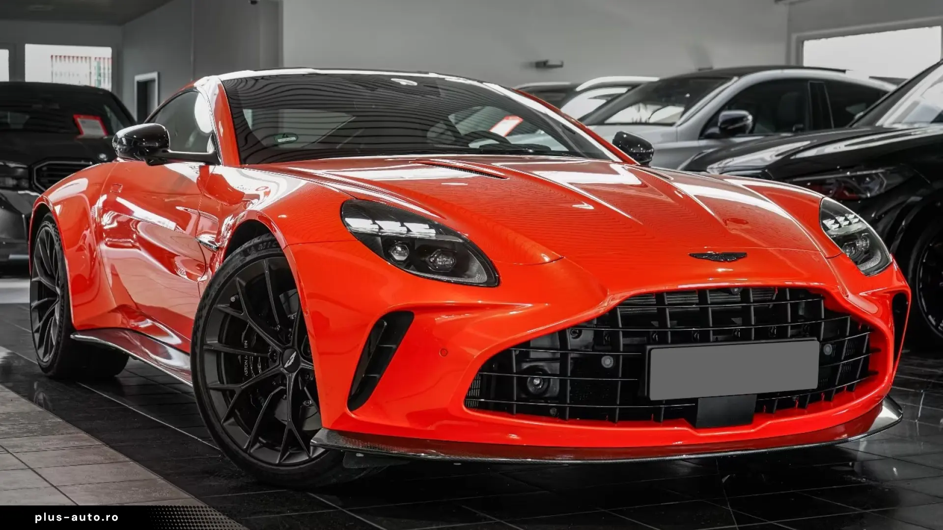 Aston Martin V8 Vantage Carbon B&W   Finanțare Leasing