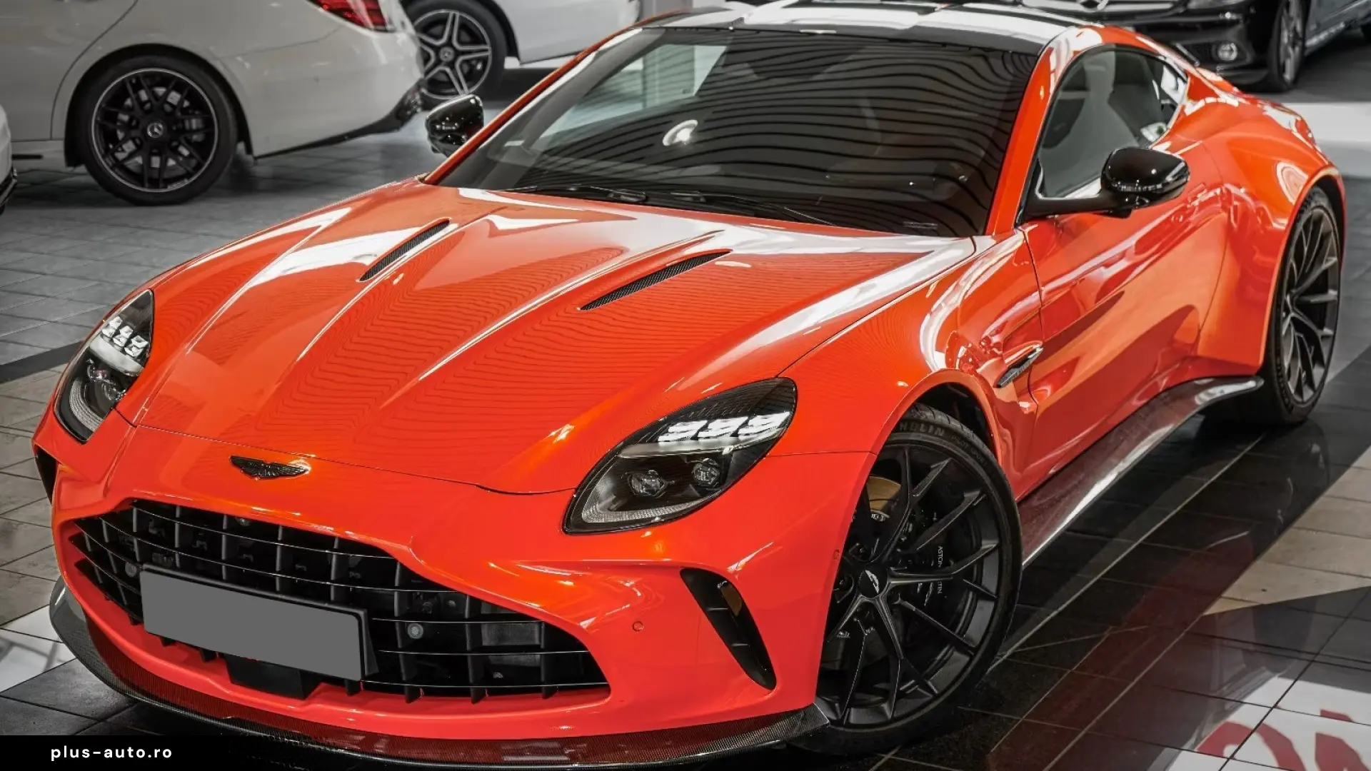 Aston Martin V8 Vantage Carbon B&W   Finanțare Leasing