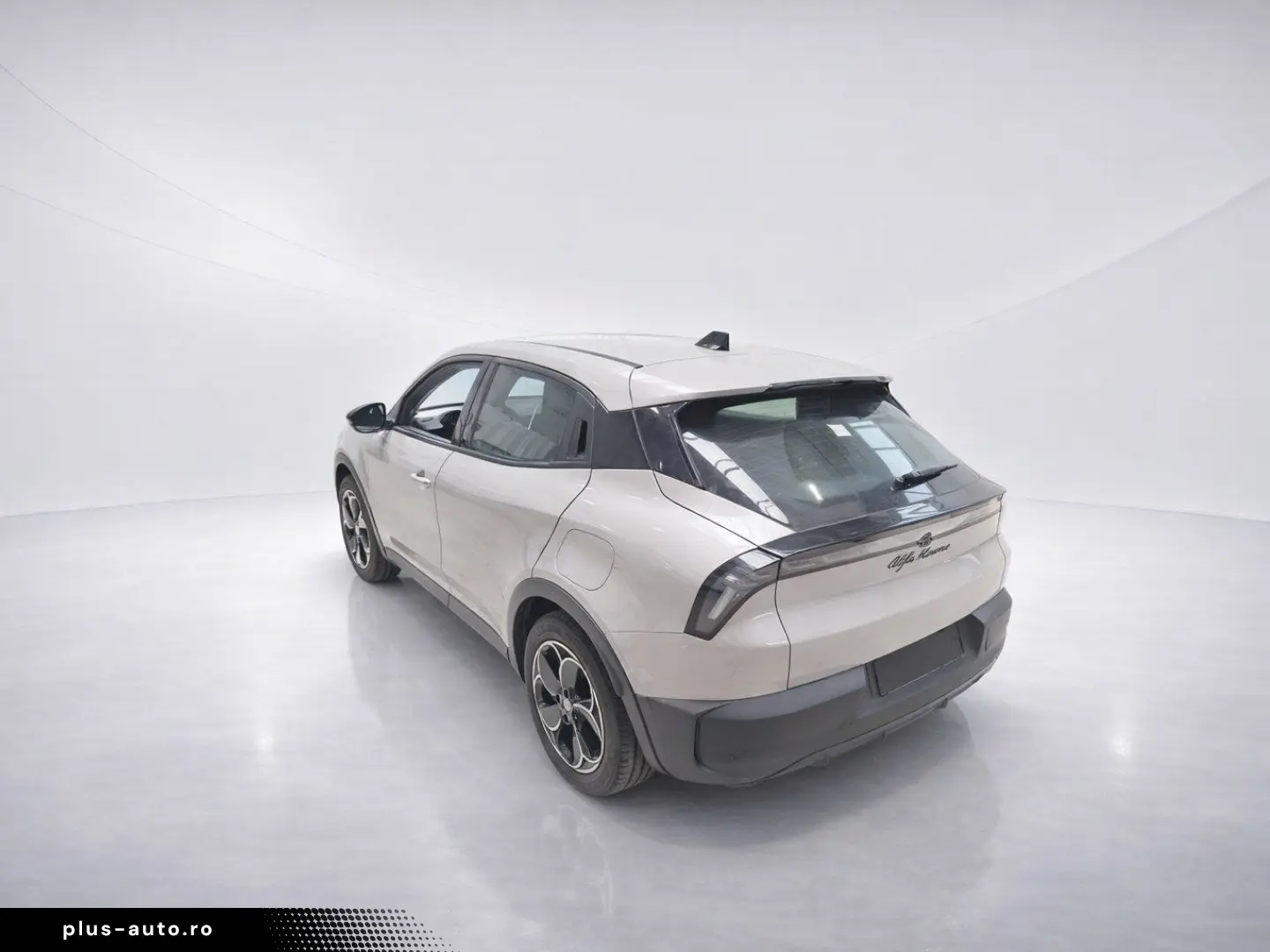 ALFA ROMEO Junior Elettrica 54 kWh ACC LED PDC Carplay