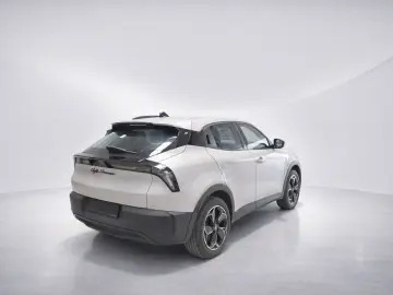 ALFA ROMEO Junior Elettrica 54 kWh ACC LED PDC Carplay