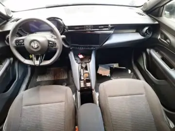 ALFA ROMEO Junior Elettrica 54 kWh ACC LED PDC Carplay