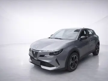ALFA ROMEO Junior Elettrica 54 kWh ACC LED PDC Carplay