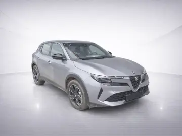 ALFA ROMEO Junior Elettrica 54 kWh ACC LED PDC Carplay