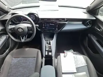 ALFA ROMEO Junior Elettrica 54 kWh ACC LED PDC Carplay