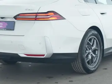 BMW 520i Rückfahrkamera Navi LED Tempomat Sitzheizun