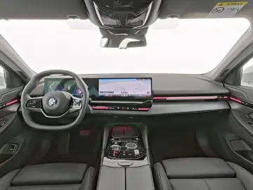 BMW 520i Rückfahrkamera Navi LED Tempomat Sitzheizun